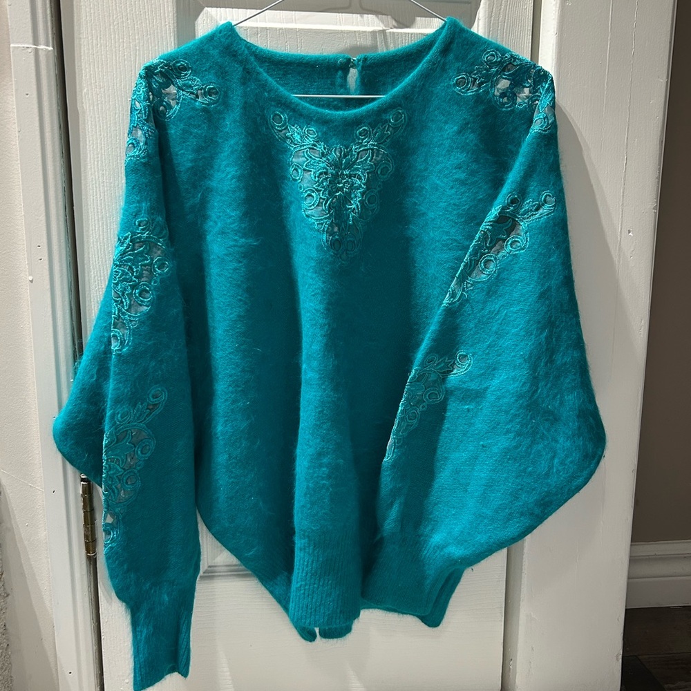 KEOMI high quality angora 80% Lace Batwing Sweater Size M